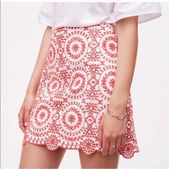 NWT LOFT Embroidered Eyelet Medallion Mini Straight Skirt Size 2 - Picture 12 of 12